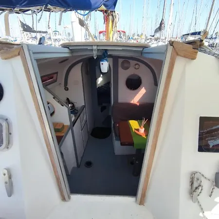 Botel St Helene *
